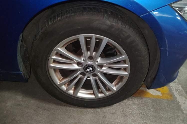 Used BMW 3 Series 2014 320Li Fashion Model Right Front Wheel Hub