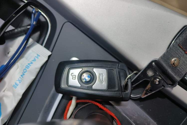Used BMW 3 Series 2014 328Li Fashion Model Vehicle Key