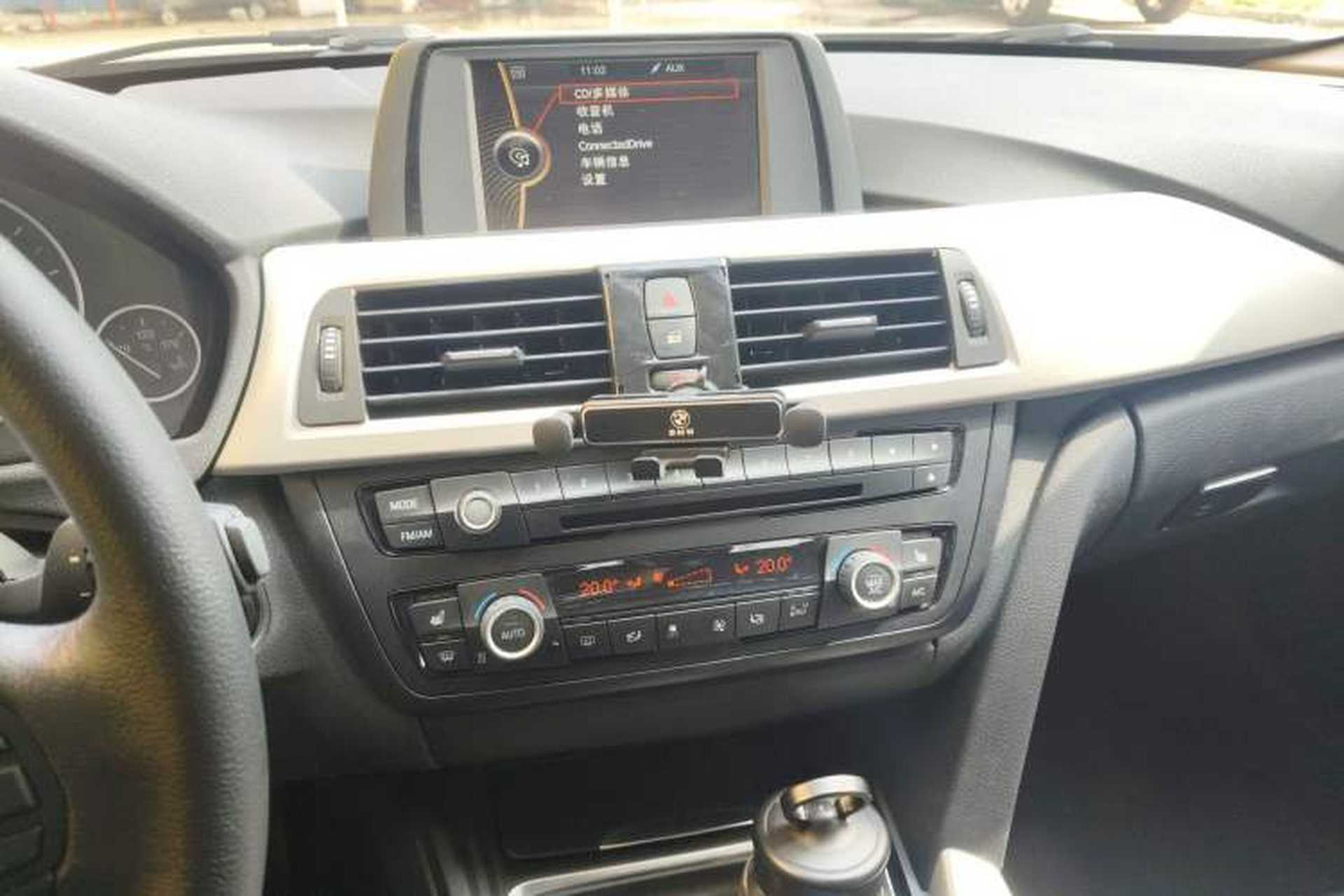 Used BMW 3 Series 2014 320i Sport Edition Audio And AC Panel