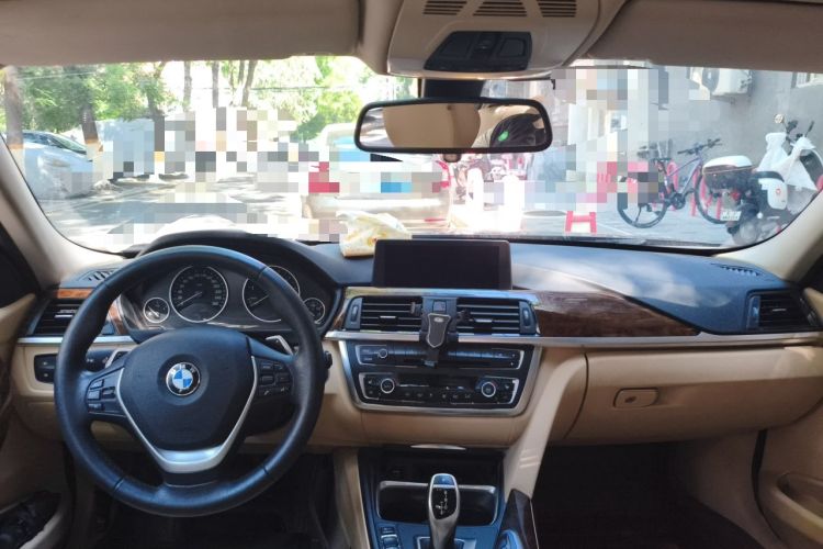 Used BMW 3 Series 2014 320Li Luxury Design Package Center Console