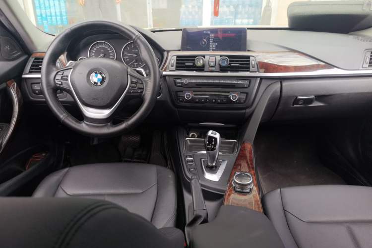 Used BMW 3 Series 2014 320Li Fashion Model Center Console