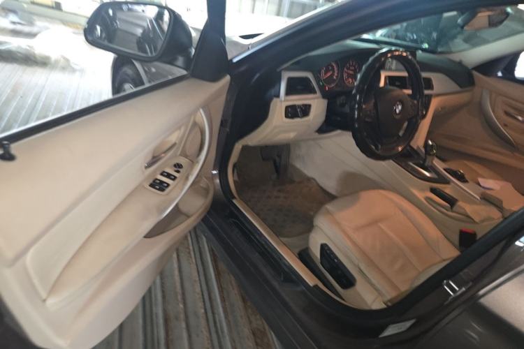Used BMW 3 Series 2014 320i Sport Edition Driver Seat
