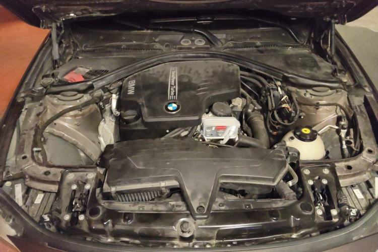 Used BMW 3 Series 2014 320Li Fashion Model Engine Bay