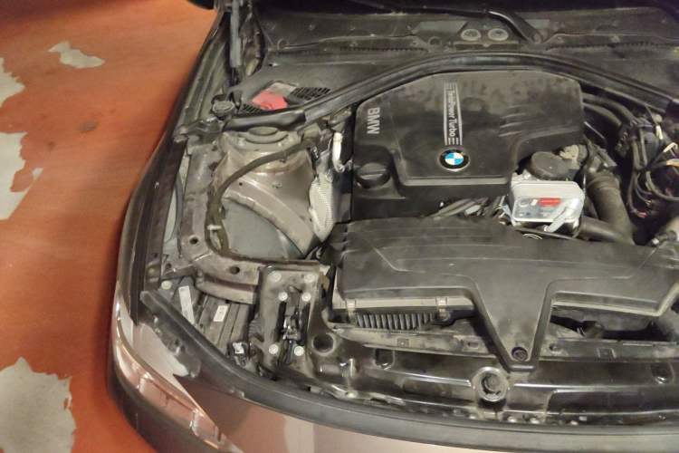 Used BMW 3 Series 2014 320Li Fashion Model Engine Bay Right