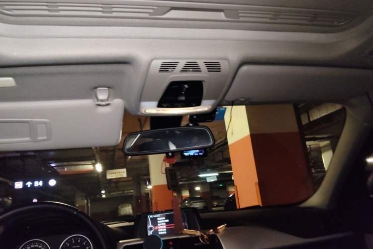 Used BMW 3 Series 2014 320Li Fashion Model Headliner