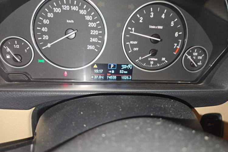 Used BMW 3 Series 2014 320i Sport Edition Odometer Close Up