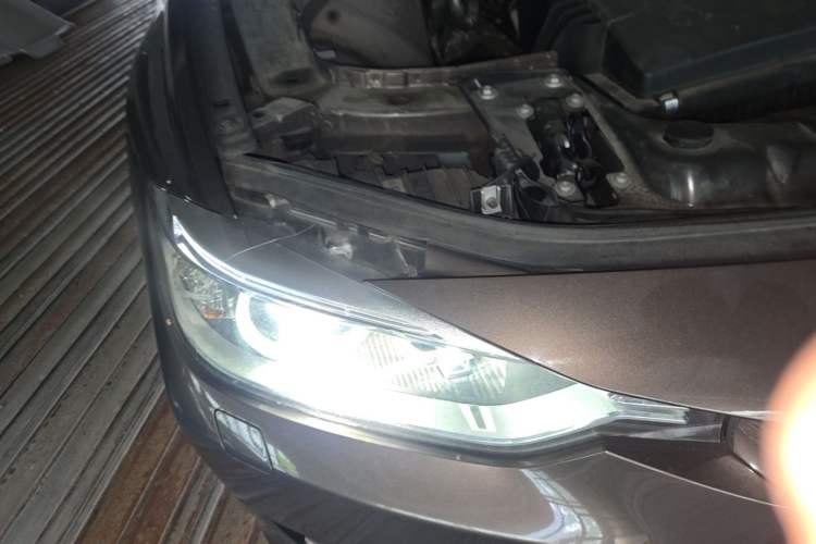 Used BMW 3 Series 2014 320i Sport Edition Right Front Headlight