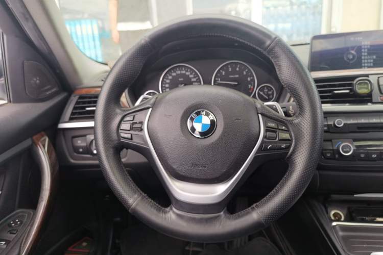 Used BMW 3 Series 2014 320Li Fashion Model Steering Wheel