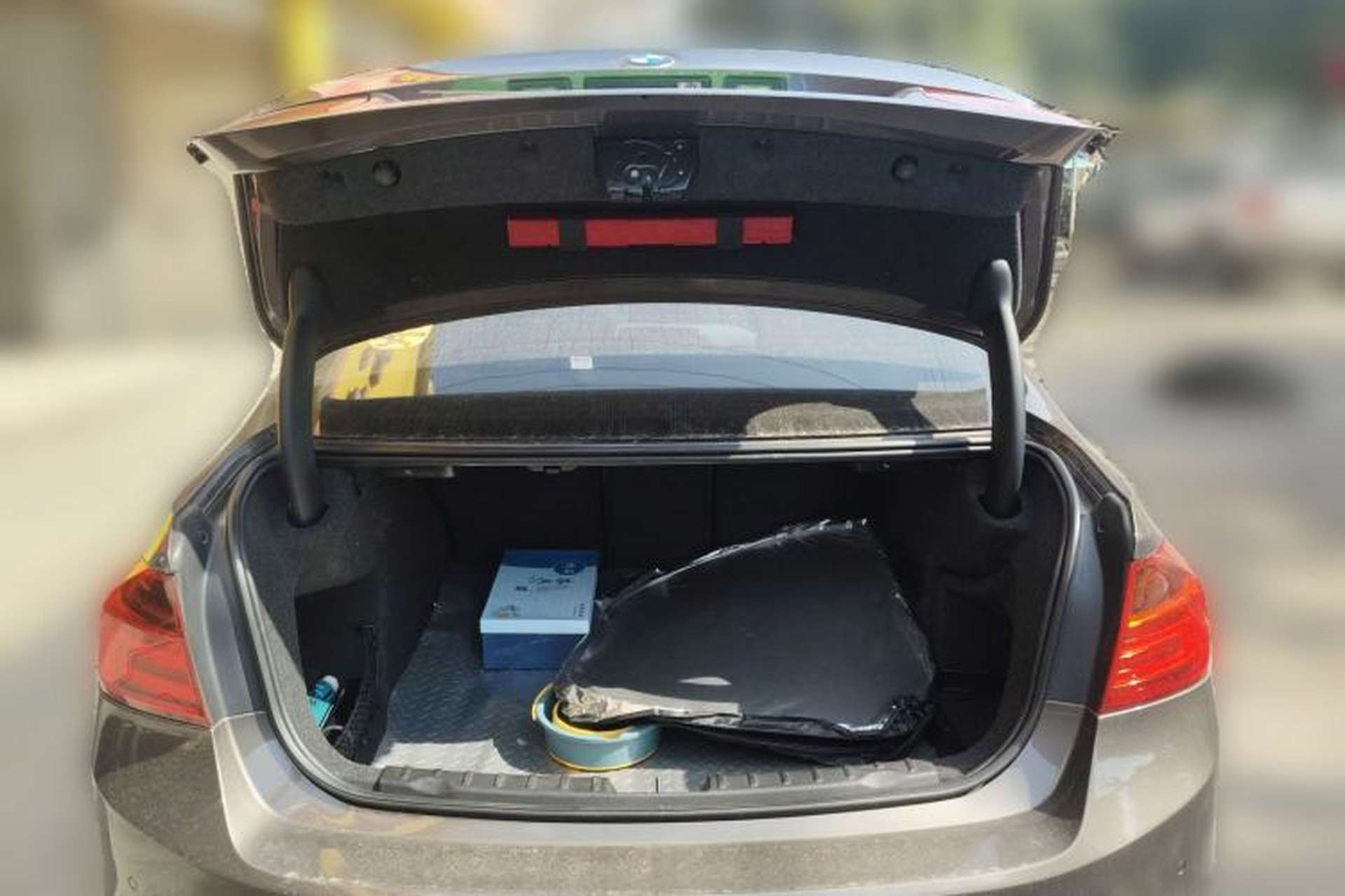 Used BMW 3 Series 2014 320i Sport Edition Trunk