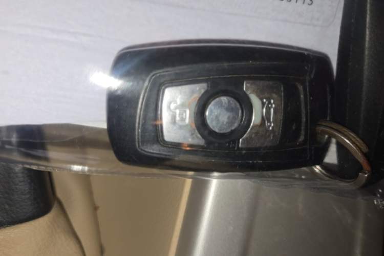 Used BMW 3 Series 2014 320i Sport Edition Vehicle Key