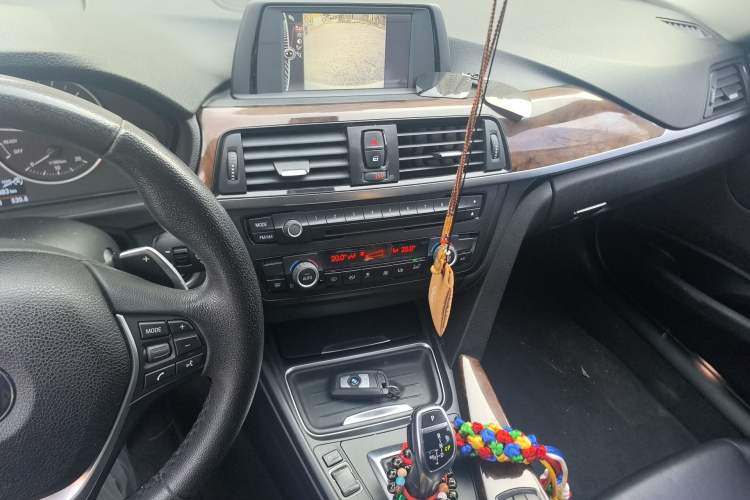Used BMW 3 Series 2014 328Li Fashion Model Audio And AC Panel
