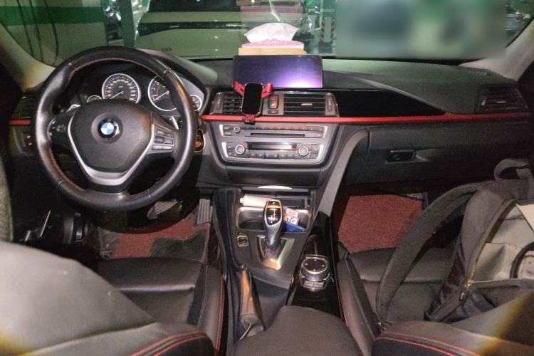 Used BMW 3 Series 2014 320i Sport Design Package Center Console