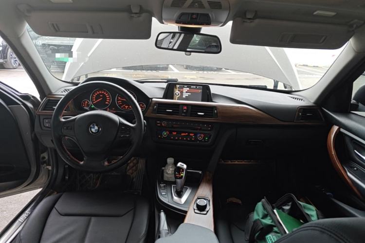 Used BMW 3 Series 2014 320Li Fashion Model Center Console