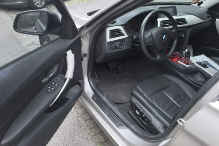 Used BMW 3 Series 2014 320i Sport Edition Driver Seat