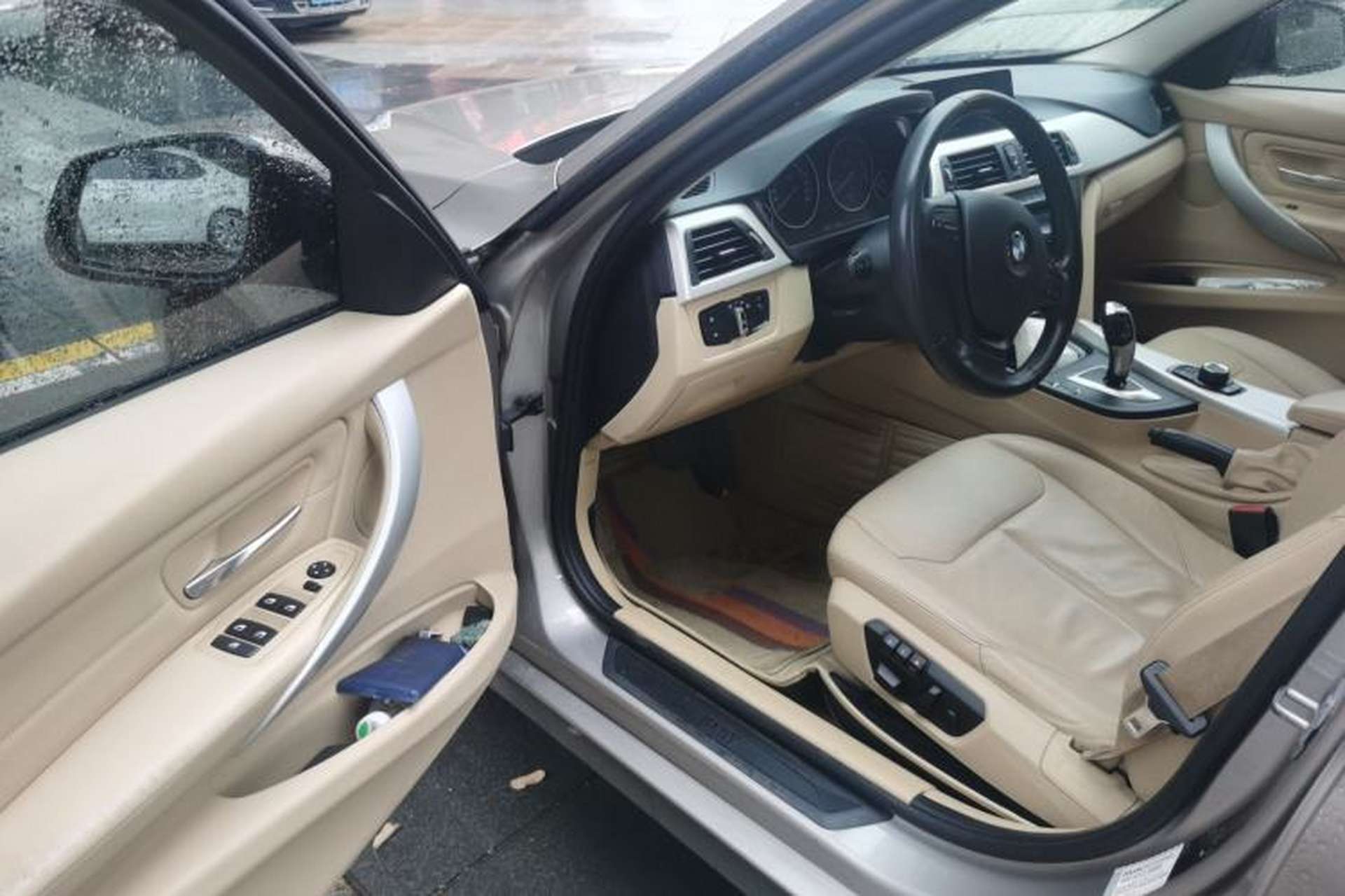 Used BMW 3 Series 2014 320i Sport Edition Driver Seat