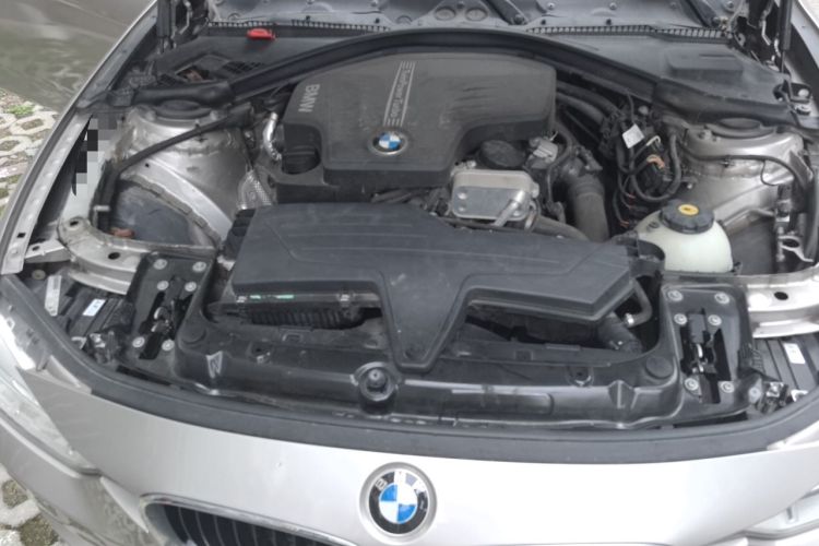 Used BMW 3 Series 2014 320i Sport Edition Engine Bay