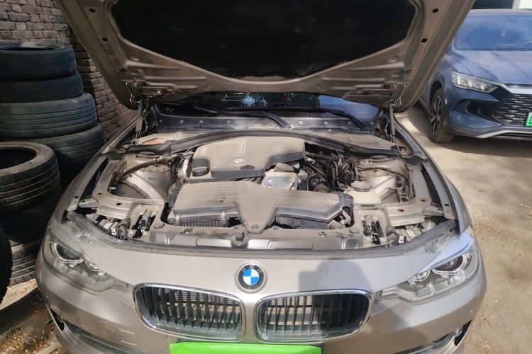 Used BMW 3 Series 2014 320Li Fashion Model Engine Bay