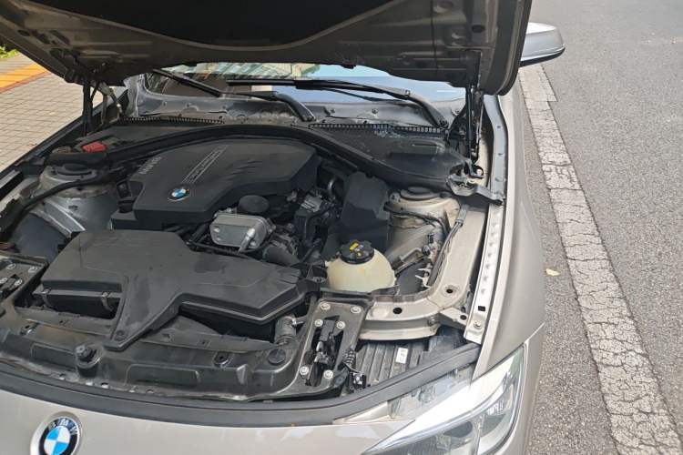 Used BMW 3 Series 2014 320Li Fashion Model Engine Bay Left