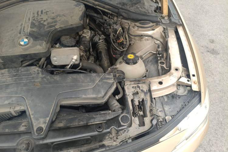 Used BMW 3 Series 2014 320Li Fashion Model Engine Bay Left