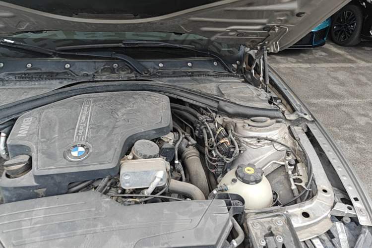 Used BMW 3 Series 2014 320Li Fashion Model Engine Bay Left