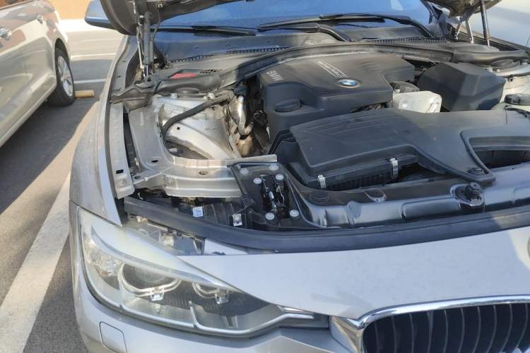 Used BMW 3 Series 2014 320Li Fashion Model Engine Bay Right