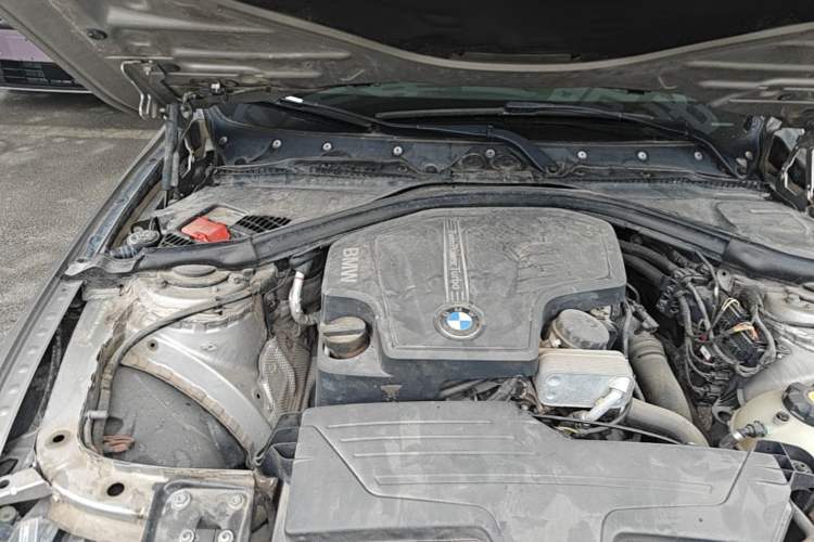 Used BMW 3 Series 2014 320Li Fashion Model Engine Bay Right