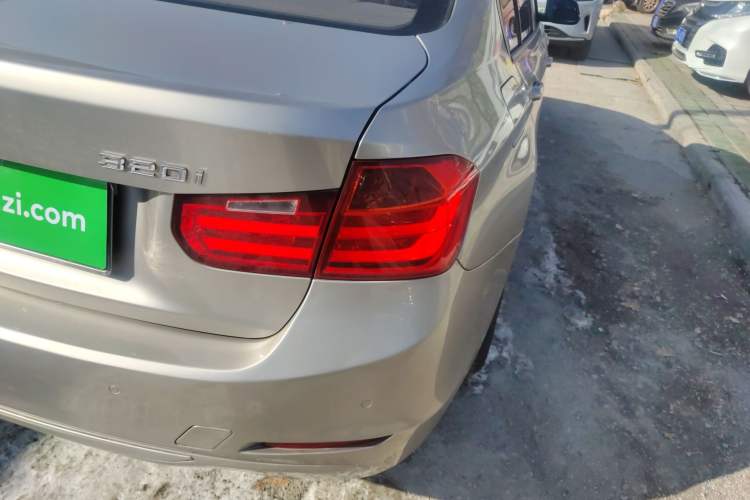 Used BMW 3 Series 2014 320i Sport Edition Exterior 2