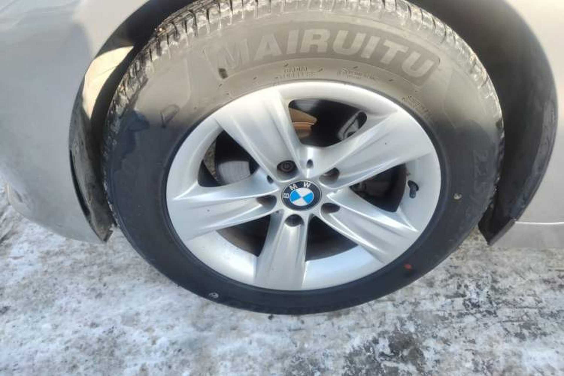 Used BMW 3 Series 2014 320i Sport Edition Exterior 3