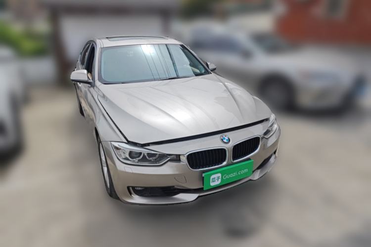 Used BMW 3 Series 2014 320i Active Edition Front Right 45 Deg