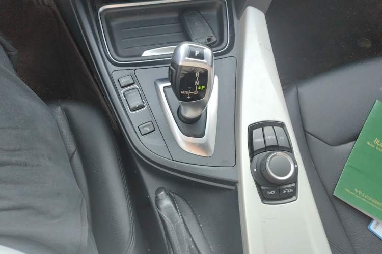Used BMW 3 Series 2014 320Li Fashion Model Gear Lever