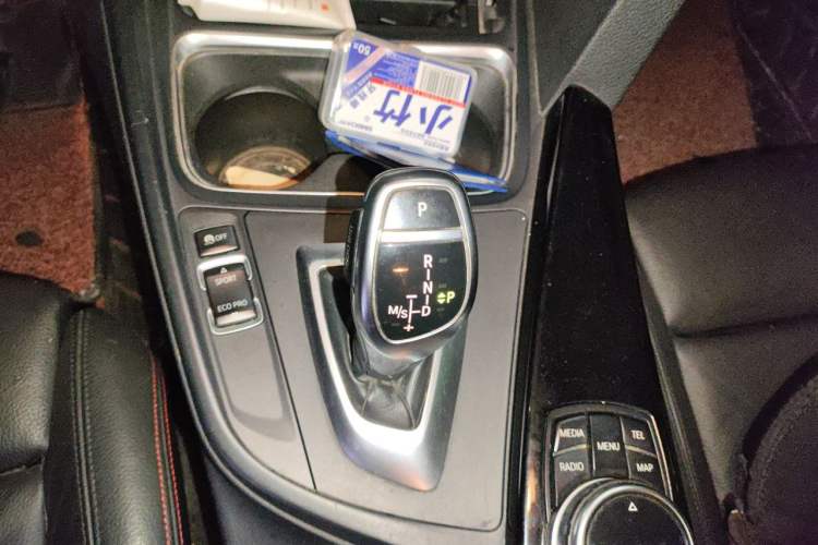 Used BMW 3 Series 2014 320i Sport Design Package Gear Lever