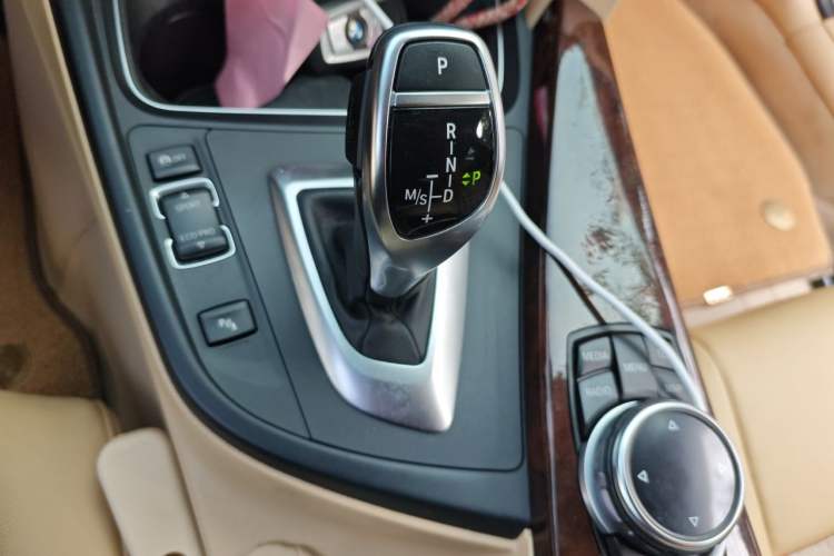 Used BMW 3 Series 2014 320Li Luxury Design Package Gear Lever
