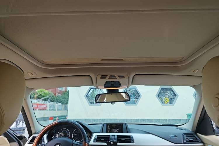 Used BMW 3 Series 2014 320i Active Edition Headliner