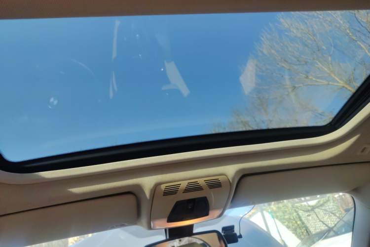 Used BMW 3 Series 2014 320i Sport Edition Headliner