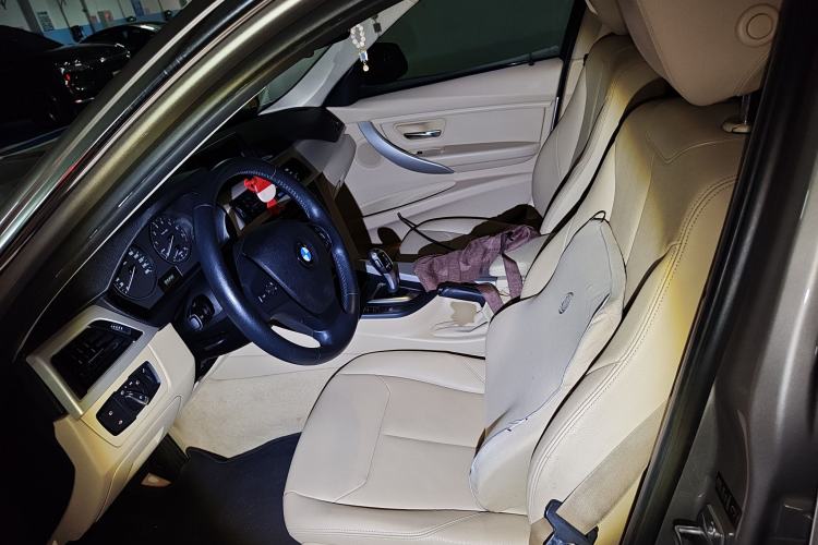 Used BMW 3 Series 2014 320Li Fashion Model Left Front Seat