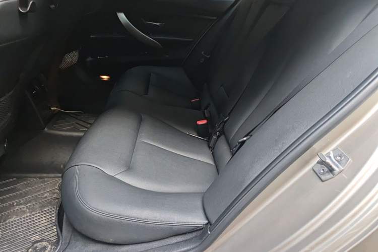 Used BMW 3 Series 2014 320Li Fashion Model Left Rear Seat
