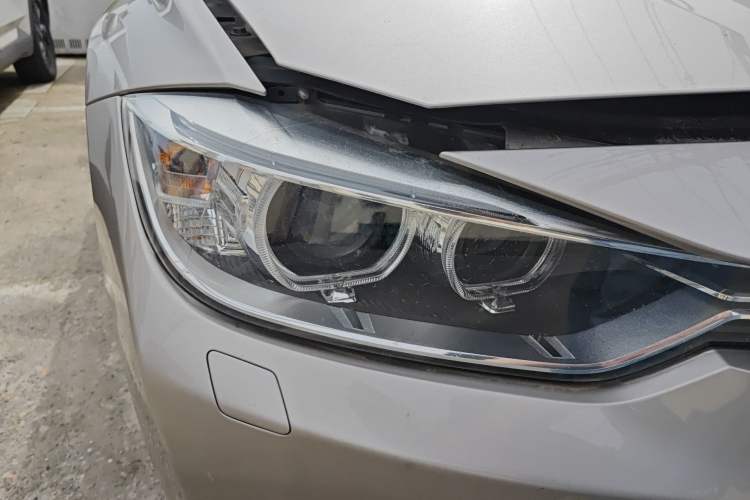 Used BMW 3 Series 2014 320i Active Edition Right Front Headlight