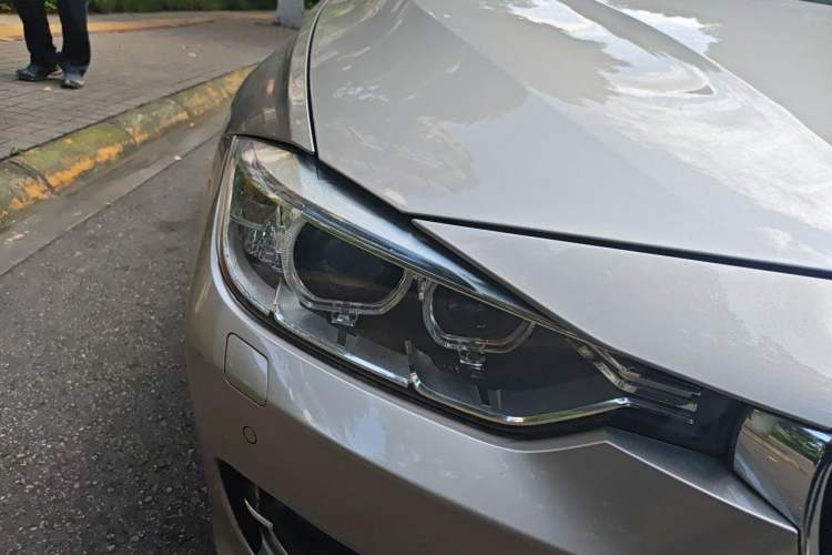 Used BMW 3 Series 2014 320Li Fashion Model Right Front Headlight
