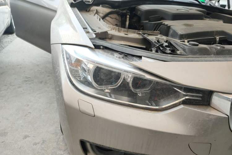 Used BMW 3 Series 2014 320i Sport Edition Right Front Headlight
