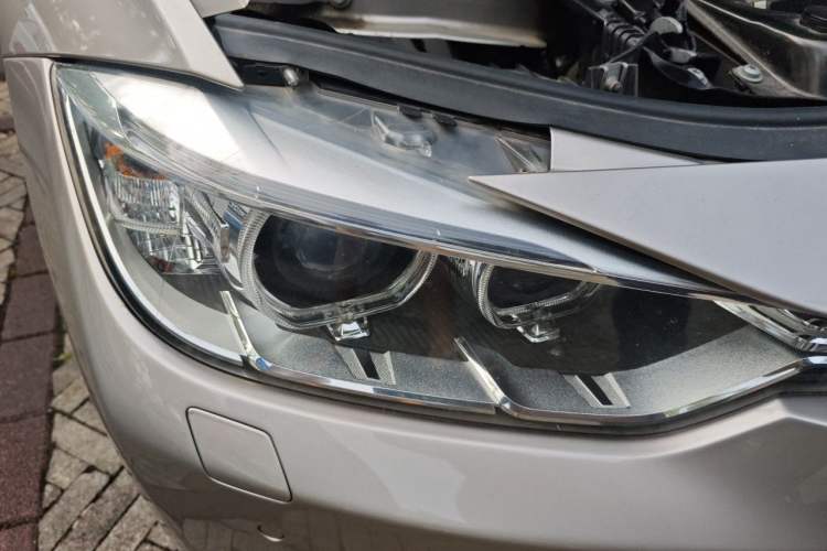 Used BMW 3 Series 2014 320Li Luxury Design Package Right Front Headlight