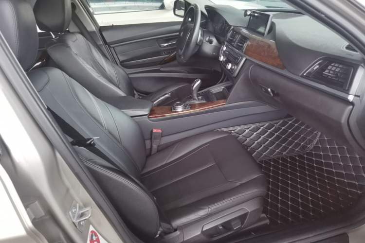 Used BMW 3 Series 2014 320Li Luxury Design Package Right Front Seat