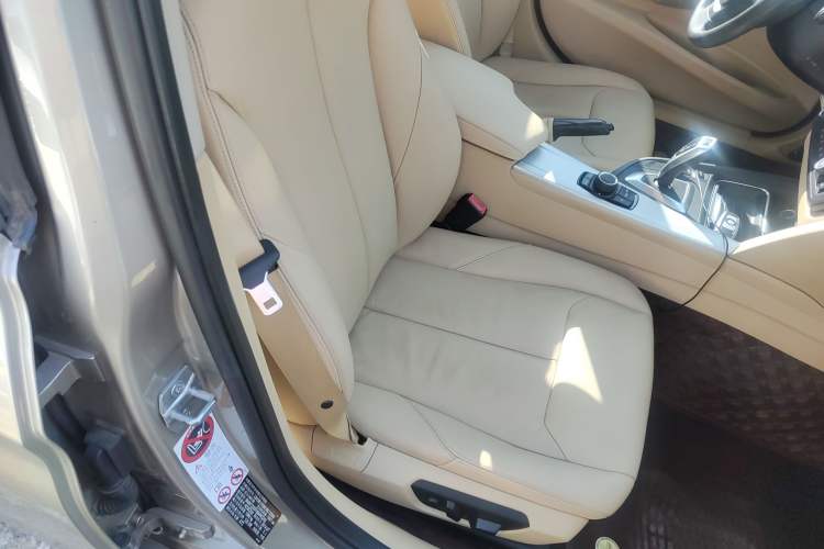 Used BMW 3 Series 2014 320i Sport Edition Right Front Seat
