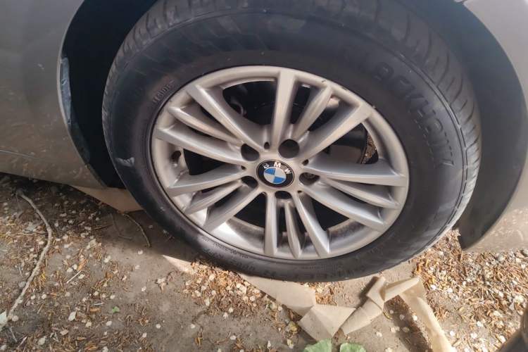 Used BMW 3 Series 2014 320Li Fashion Model Right Front Wheel Hub