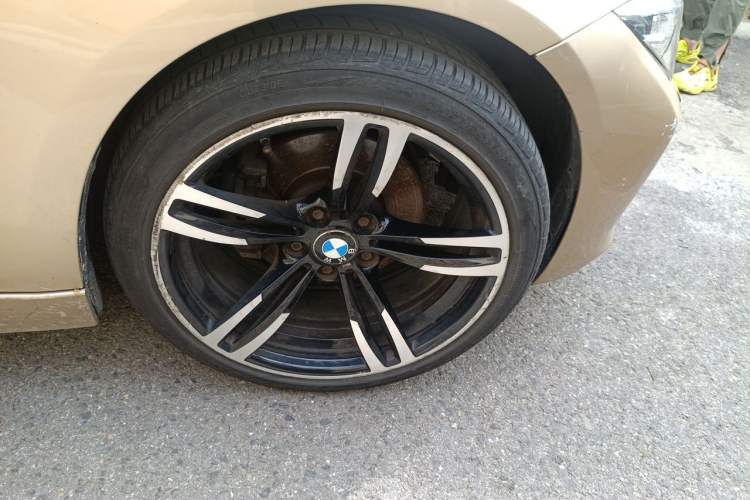 Used BMW 3 Series 2014 320Li Fashion Model Right Front Wheel Hub