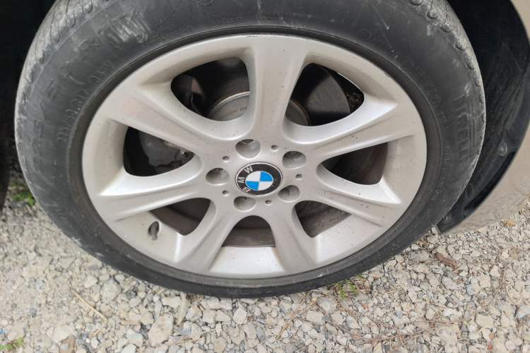 Used BMW 3 Series 2014 328Li Fashion Model Right Front Wheel Hub