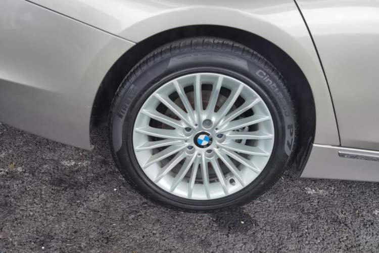 Used BMW 3 Series 2014 320Li Luxury Design Package Right Rear Wheel Hub