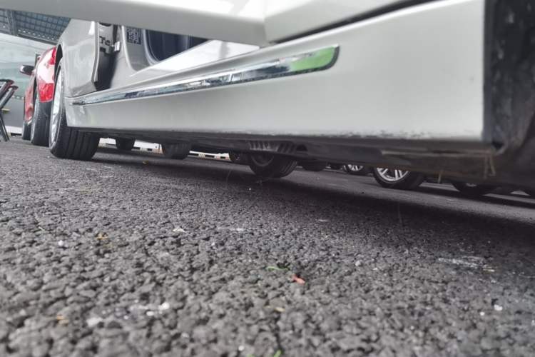 Used BMW 3 Series 2014 320Li Luxury Design Package Right Side Sill
