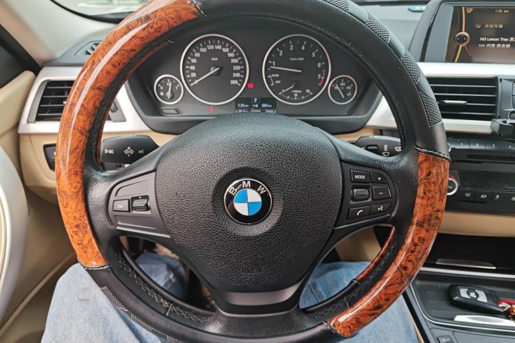 Used BMW 3 Series 2014 320i Active Edition Steering Wheel