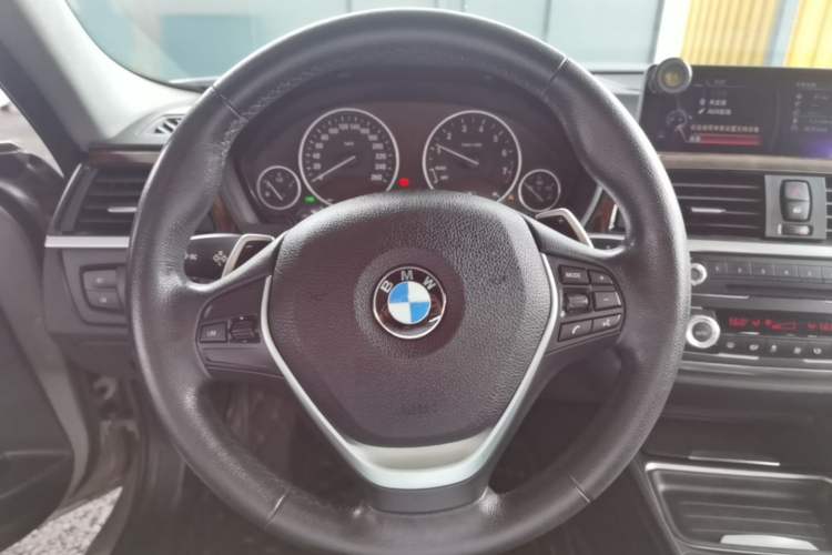 Used BMW 3 Series 2014 320Li Luxury Design Package Steering Wheel
