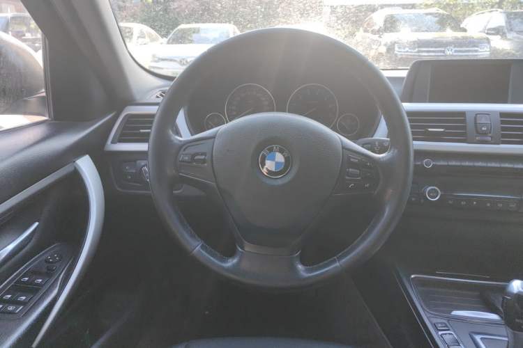 Used BMW 3 Series 2014 320Li Fashion Model Steering Wheel